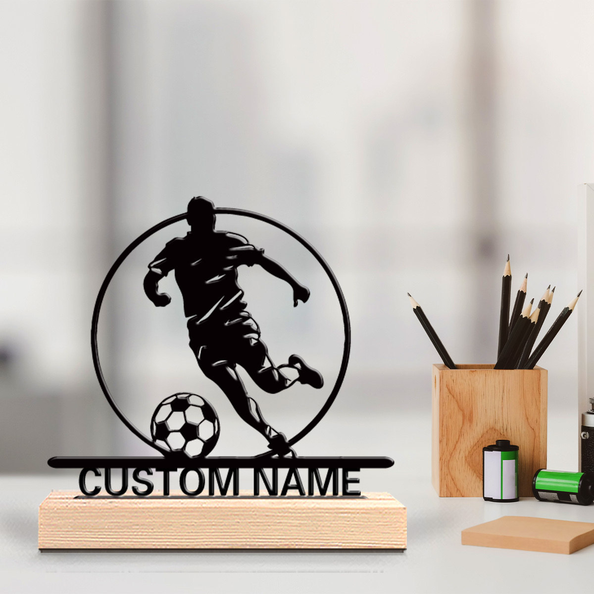 Home Decor Design Interior - Personalisierte Fußballspieler-Metallstatue mit Namen, Holzsockel Tischdekoration,